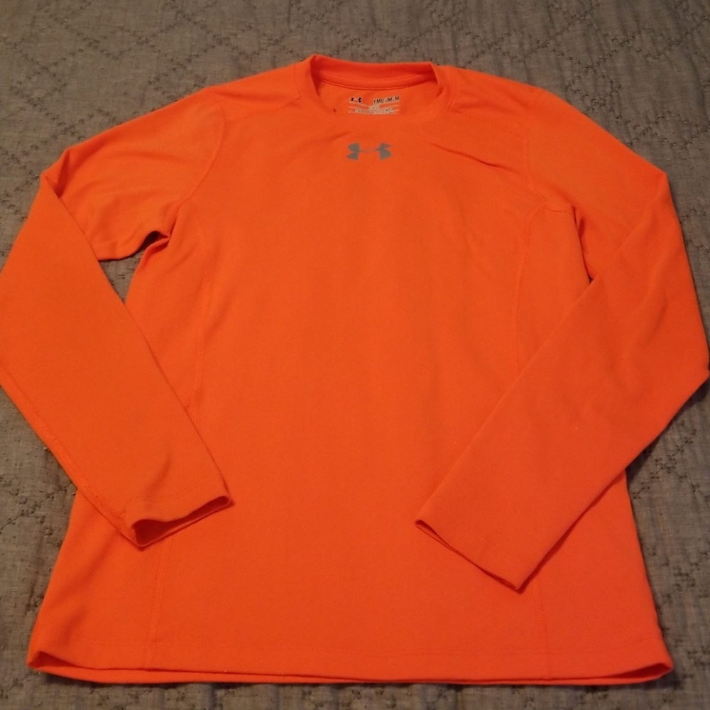 Boys YM under armour cold gear long sleeve Tee